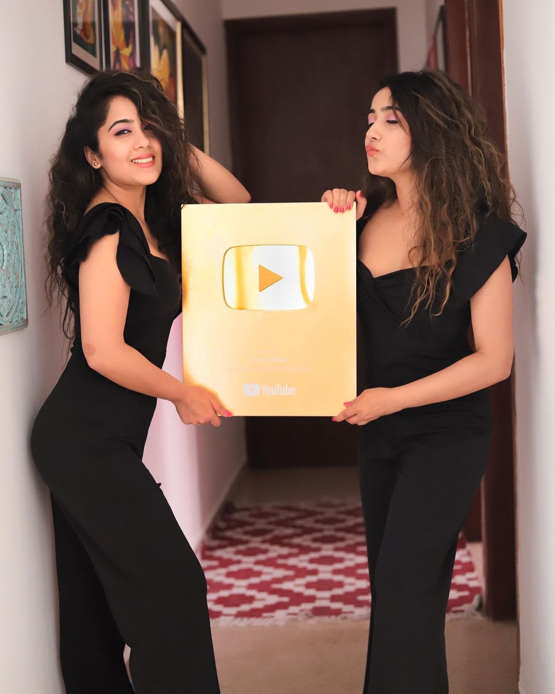 Chinky Minky golden play button