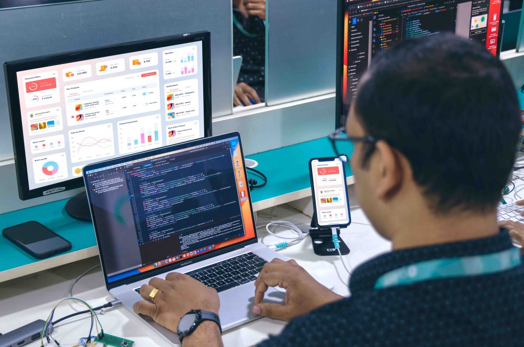 Next-Level Laravel Development: Skilled Developers from Devzet